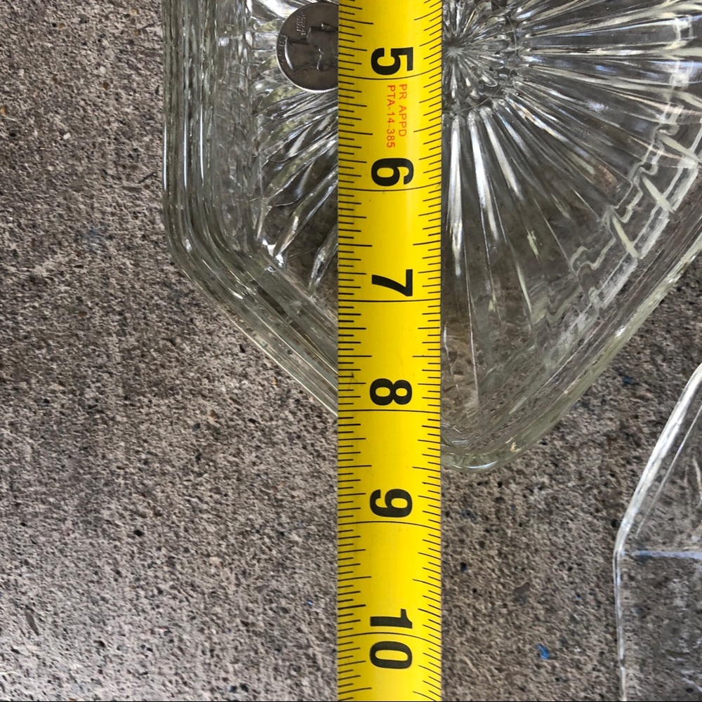SOLD Vintage | 4 Pressed Glass Snack Plates - Picture 5 of 7